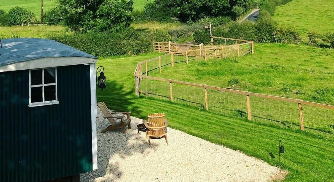 Peggy'S Hut Hotell Astbury Exteriör bild